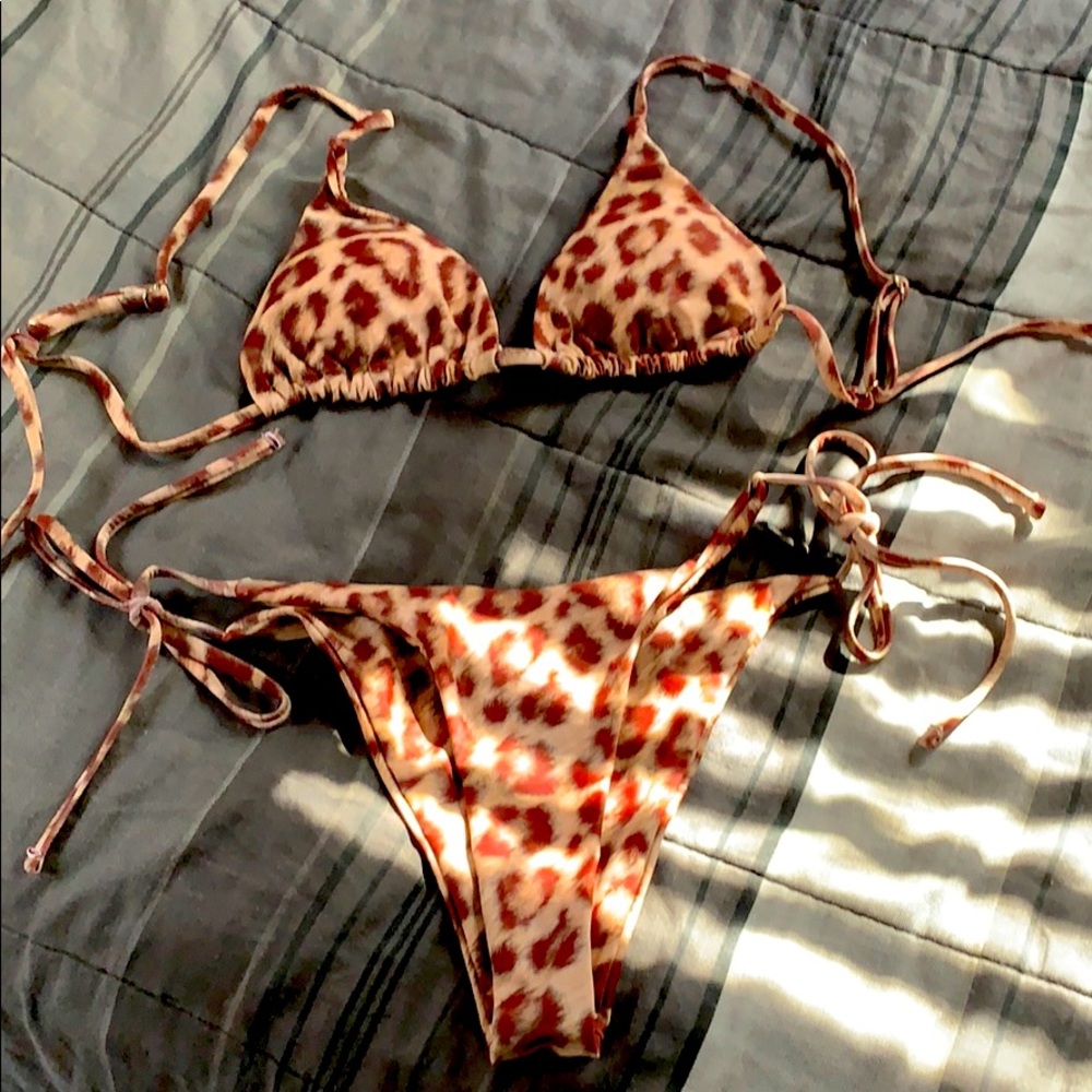 Leopard print cheeky string bikini